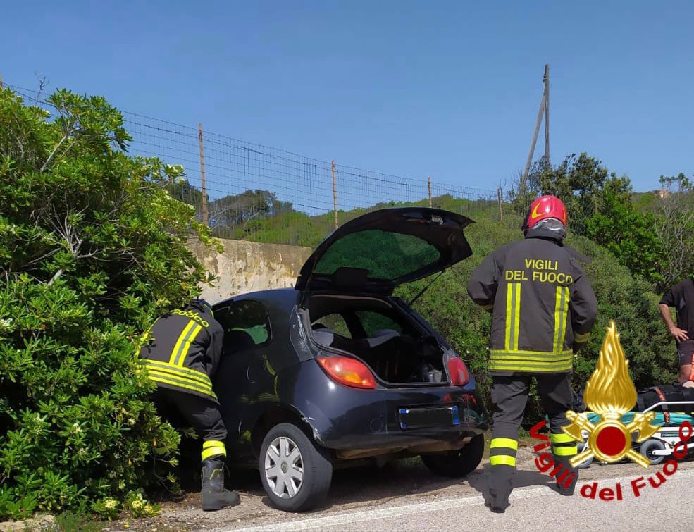 Si Schianta Contro Un Muro A La Maddalena Il Conducente Ferito